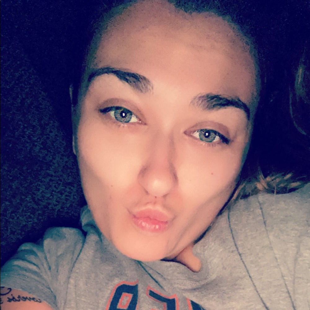 Meet your Posher, Hailey